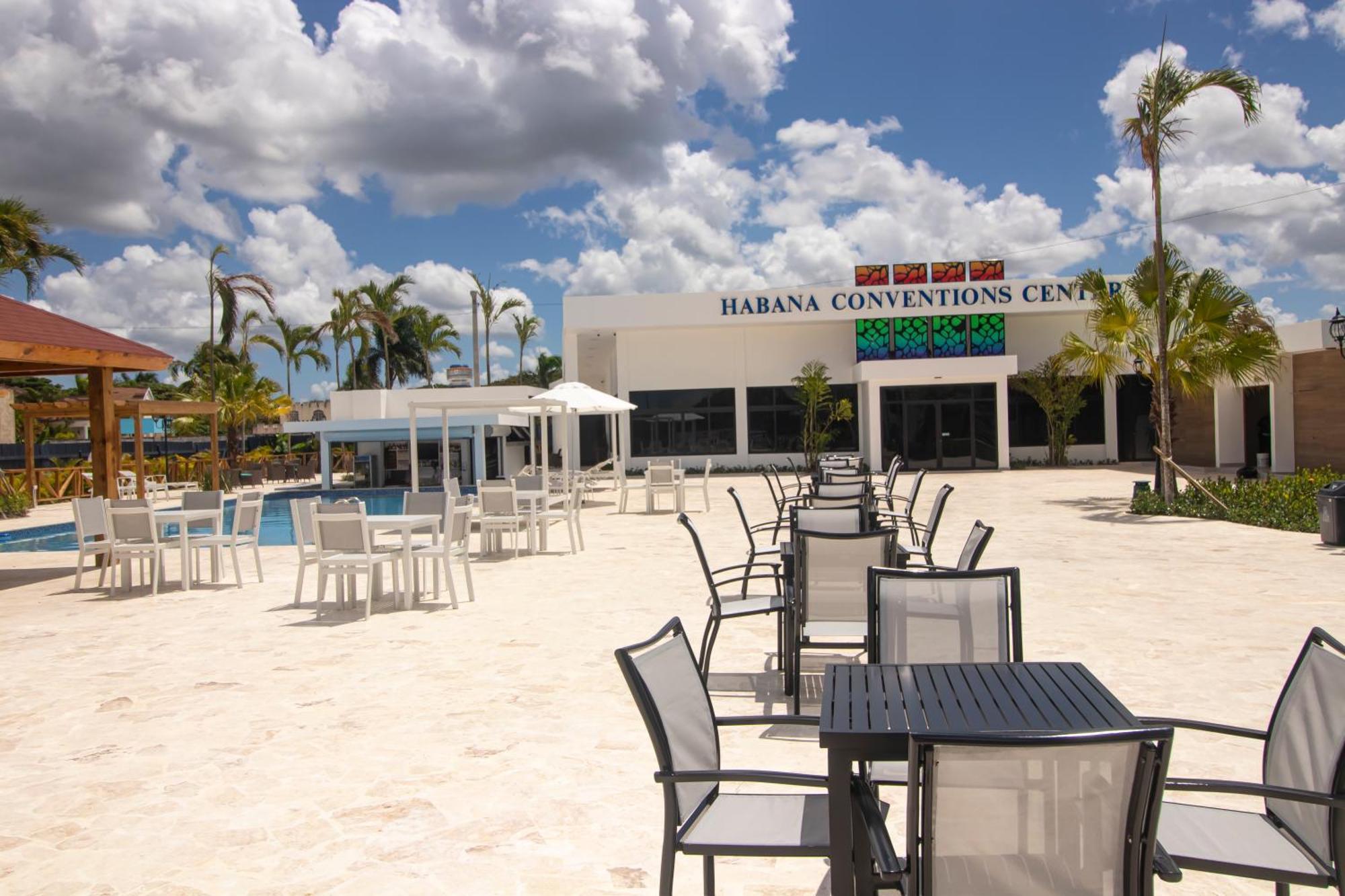 Habana Hotel Y Restaurante Salvaleón de Higüey Zewnętrze zdjęcie